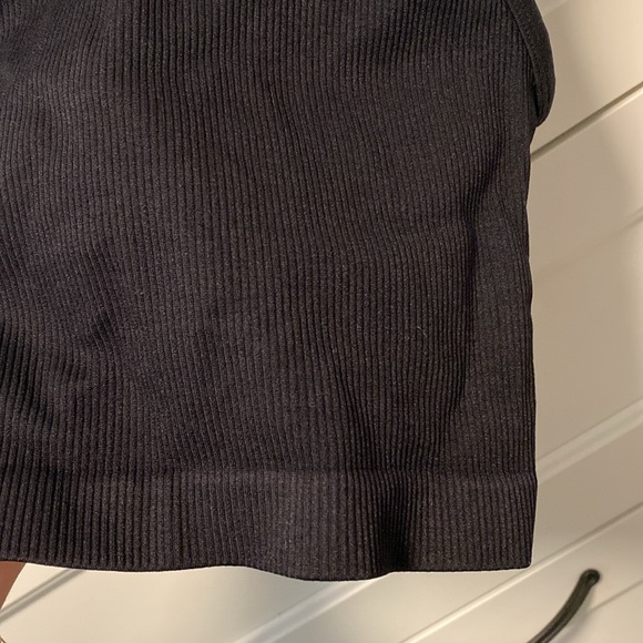 Black TNA Cropped Tank - Picture 3 of 3